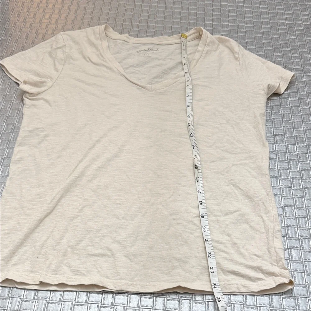 Universal Thread Cream Slub Cotton V-Neck Tee Women’s L - Picture 3 of 5